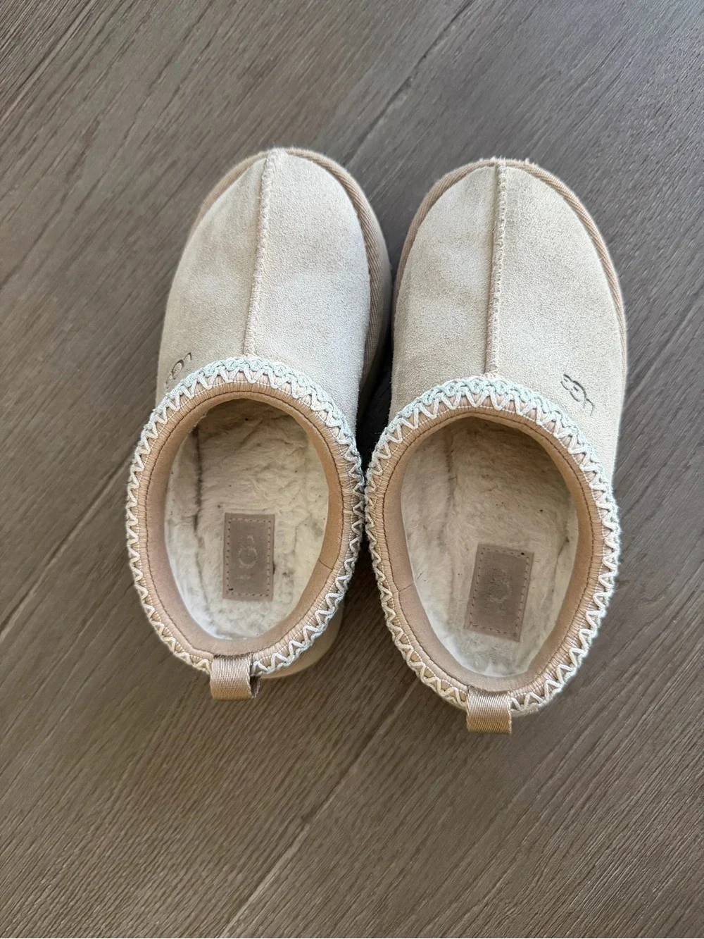 UGG® Kids Tazz Slip-On Tasman Clog Slippers Size: 13 Youth Color: Sand
